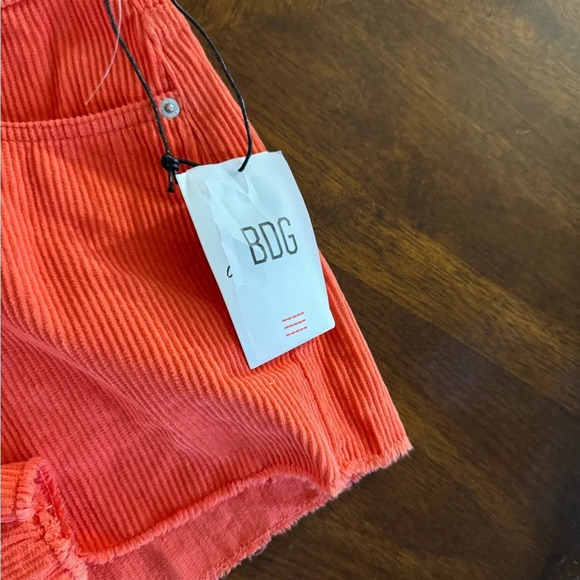 NWT Urban Outfitters BDG 100% Cotton Fray Edge Hem Corduroy Shorts Size 28 - Picture 9 of 11